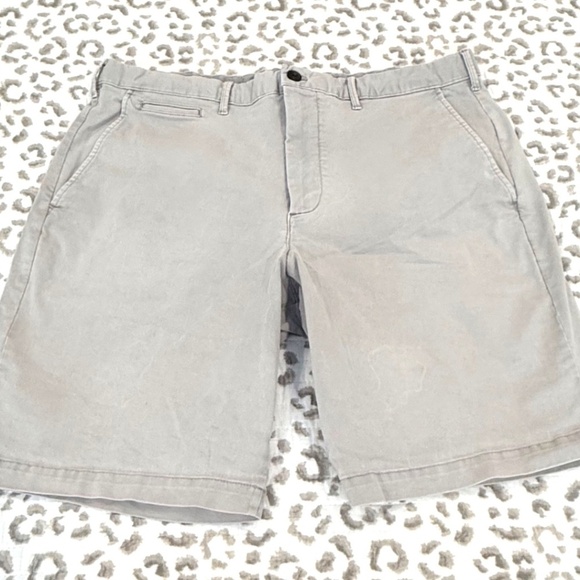 GAP for Good Men's Classic Khaki Chino Shorts; Stretch; Size 36 - Picture 2 of 6